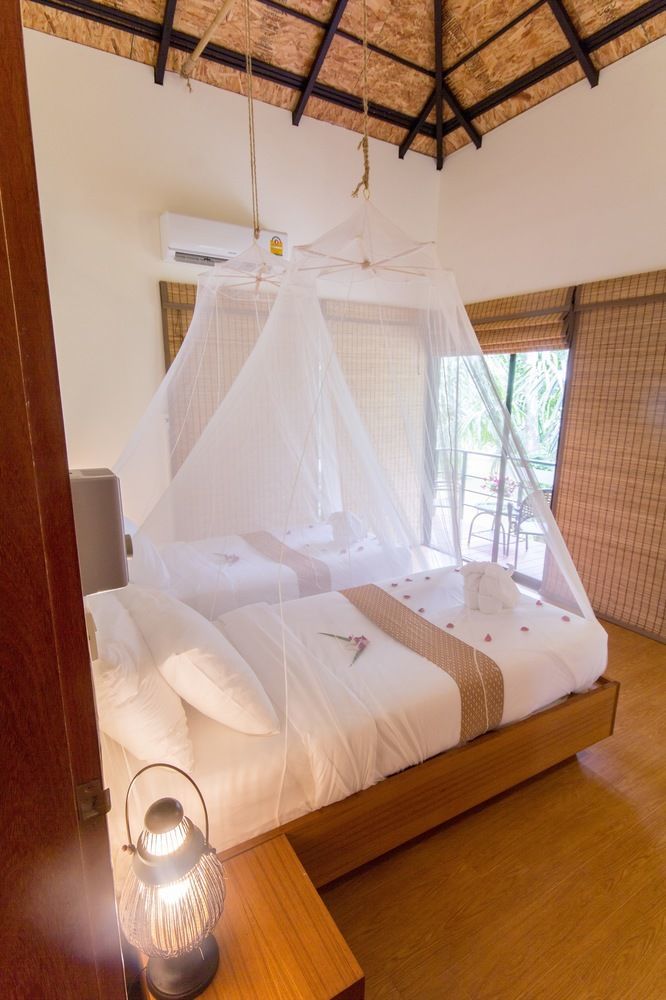 Anurak Community Lodge Phanom Exterior photo