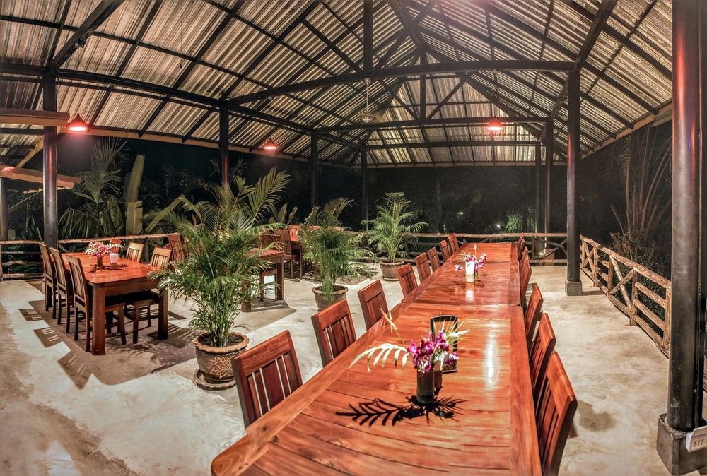 Anurak Community Lodge Phanom Exterior photo