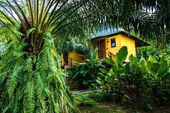 Anurak Community Lodge Phanom Exterior photo