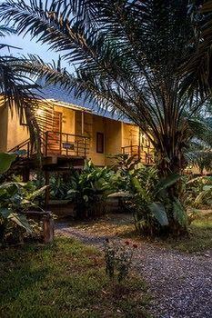 Anurak Community Lodge Phanom Exterior photo